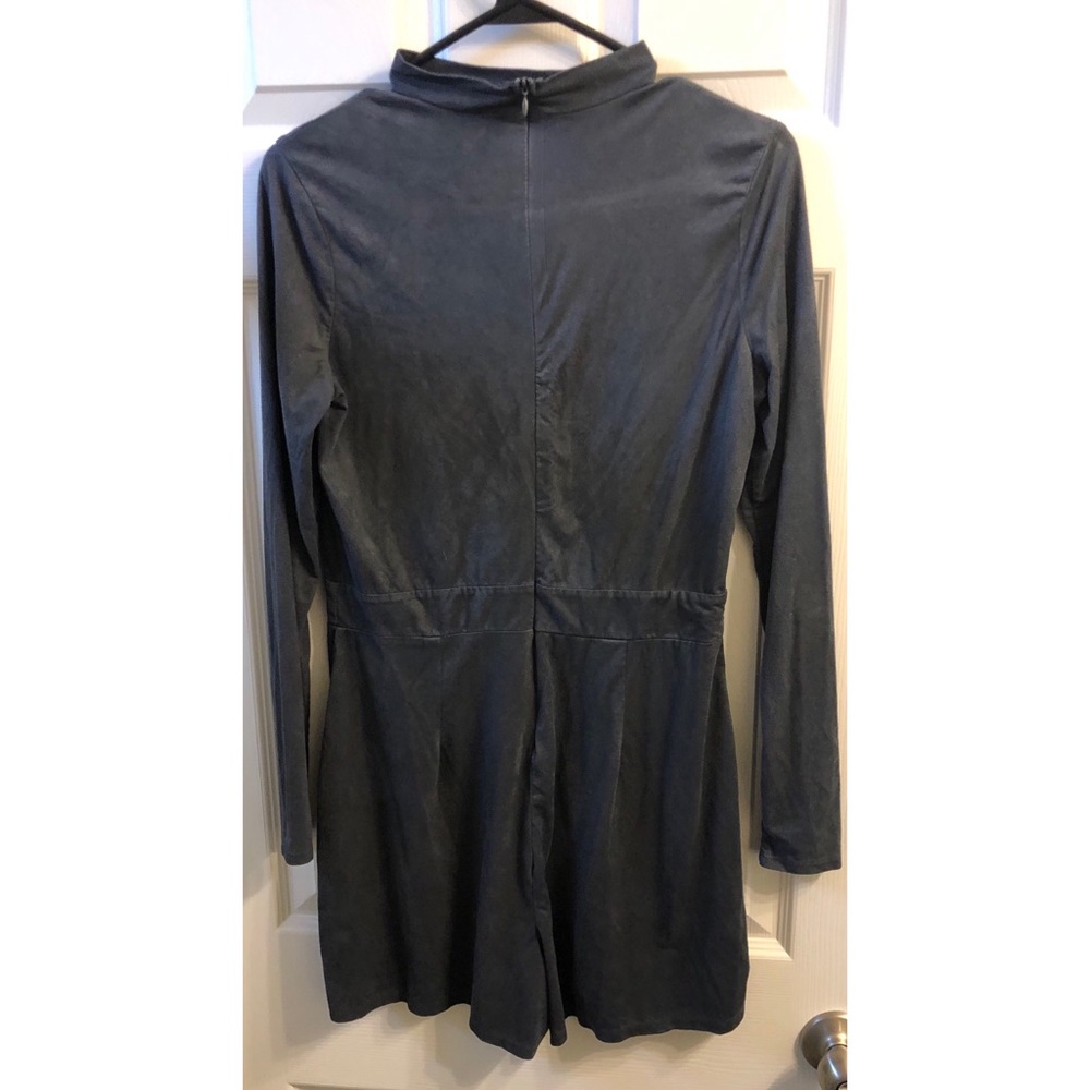 Charlotte Russe Gray Felt Short Romper - Size L - Picture 3 of 3